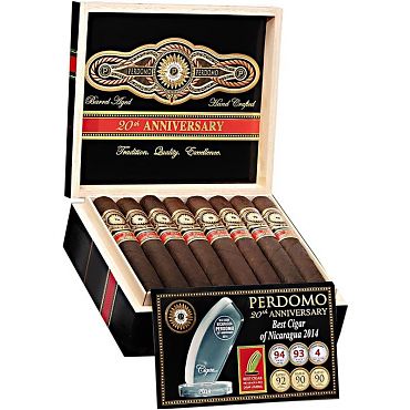 Perdomo 20th Anniversary Maduro Robusto R556